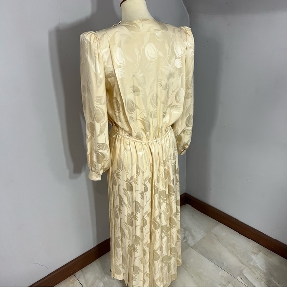 Vintage Cream Long Sleeve Dress - Picture 7 of 8